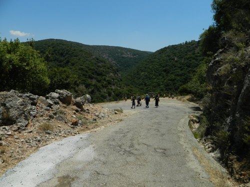 The road going down to the stream