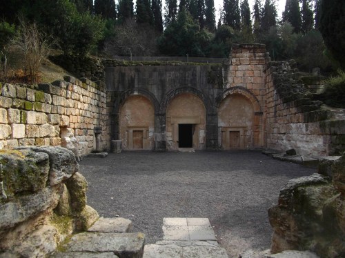 Regal entrance to Cave of the Coffins