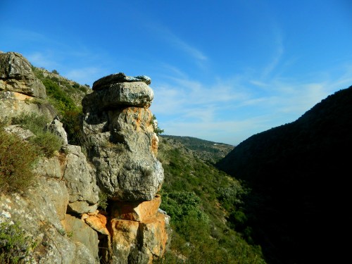 Pillar marking the grave of Rabbi Nehunya ben HaKanah