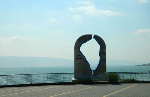 Mekorot water level surveyor