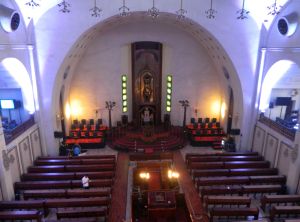 Inside Tel Aviv's Great Synagogue