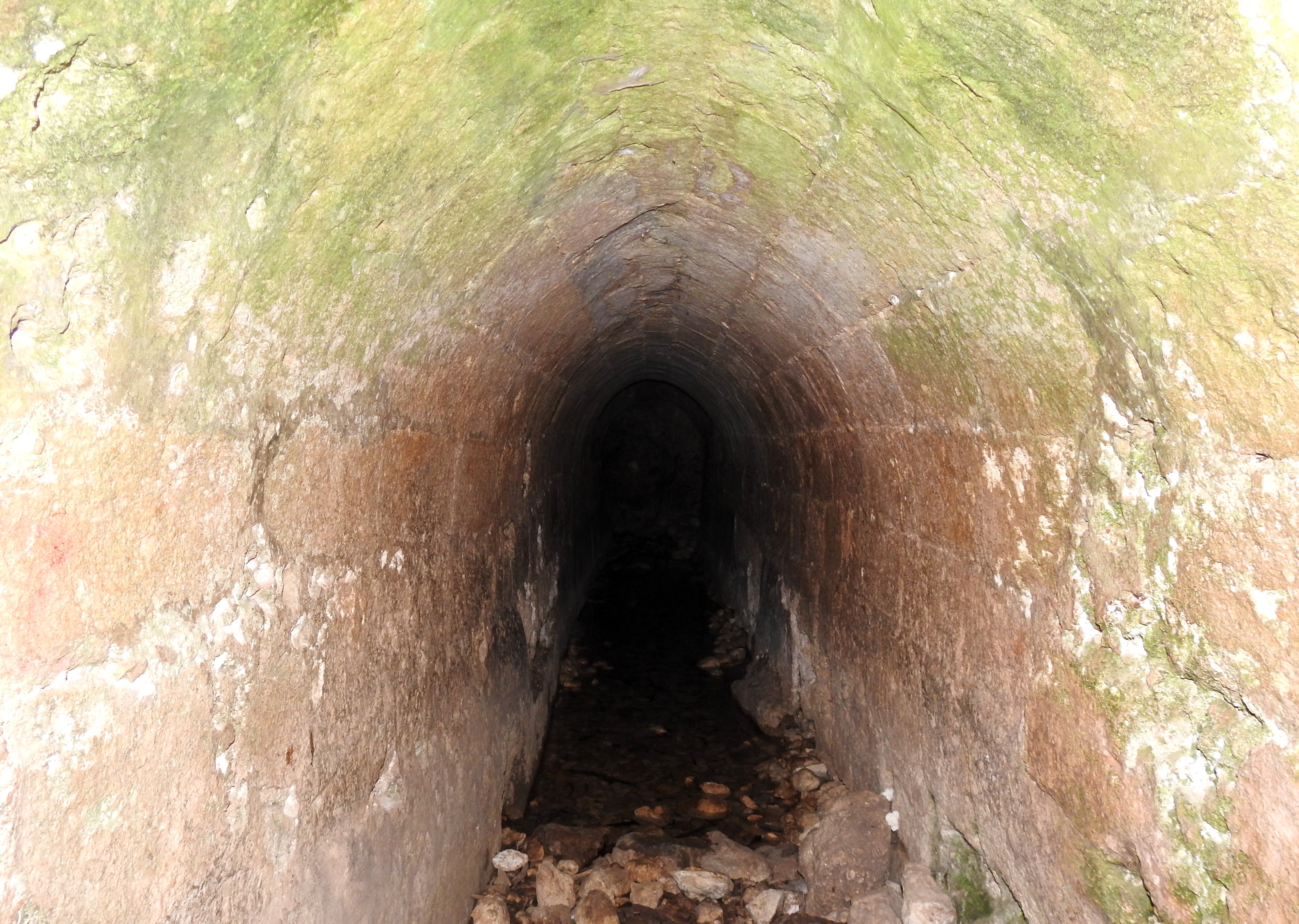 Within Ein Tanur's arched tunnel