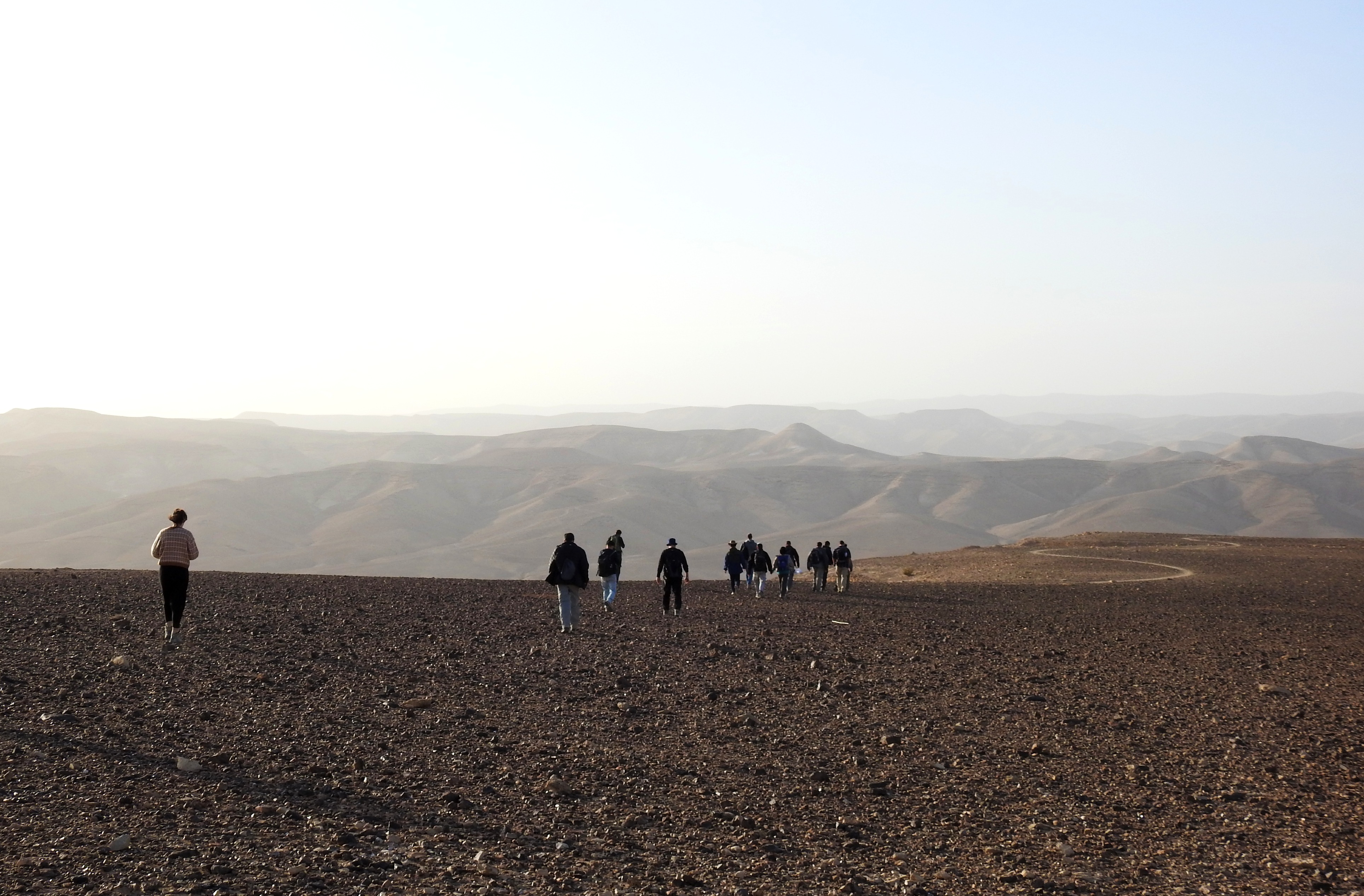 Walking the plateau towards Givat Gorni
